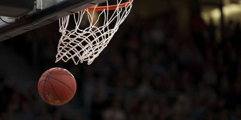 2026年NBA篮球比赛扣篮精彩画面 - 球员飞跃扣篮